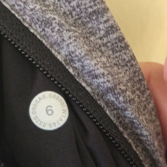 Lululemon Heather Gray Tracker Shorts Size 6 - Picture 5 of 5